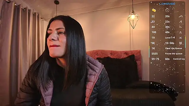 Snapshot of miaoconell chatting on December 3, 10:08 pm miaoconell online show from December 3, 10:08 pm