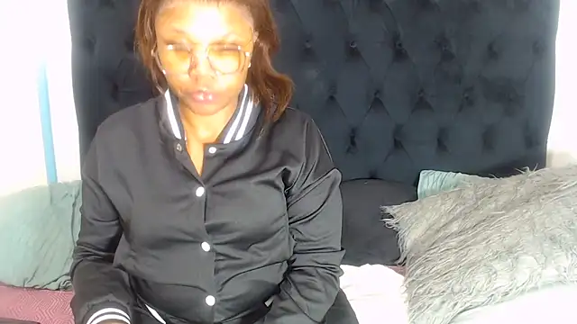 BootyClitQueen online show from June 5, 1:50 pm