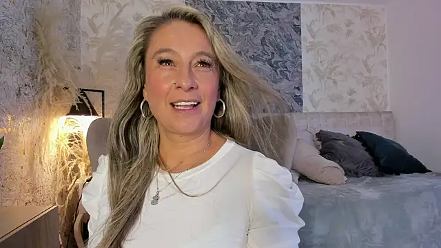 Liannaa  online show from March 9, 7:29 pm