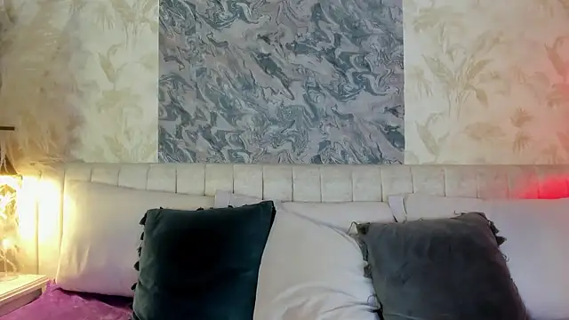 Arianaa collins online show from January 13, 11:48 am