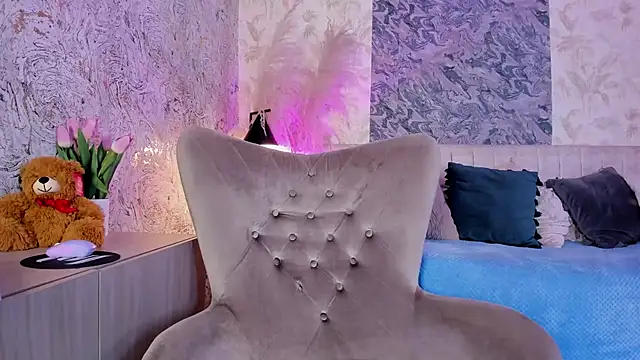 Snapshot of Arianaa_collins chatting on May 20, 11:49 am Arianaa collins online show from May 20, 11:49 am