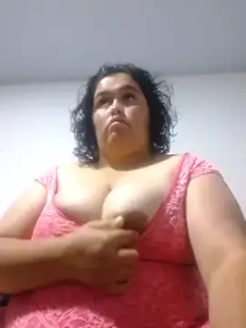 Snapshot of Lucecita03 chatting on June 16, 2:36 am Lucecita03 online show from June 16, 2:36 am