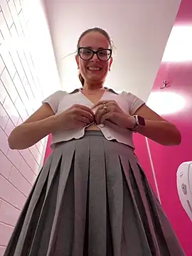 Snapshot of NataKitten chatting on November 2, 5:37 pm NataKitten online show from November 2, 5:37 pm