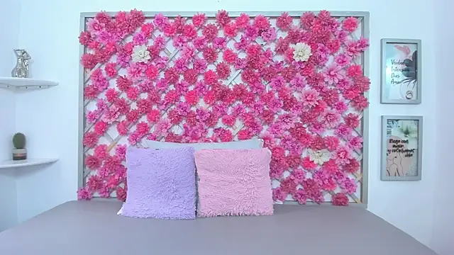 emmyrouse  online show from July 10, 7:49 pm