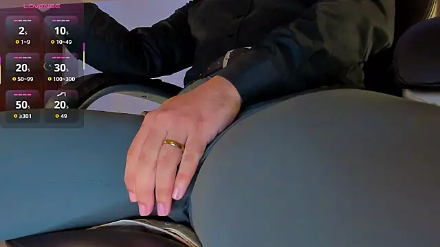 MxsterJohn online show from March 8, 3:54 am