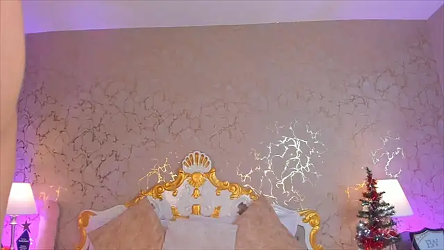 ScarlettWallace online show from December 4, 8:39 pm