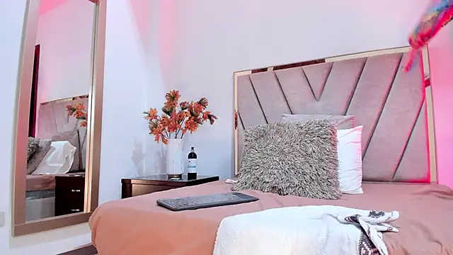 Snapshot of SeleneLujan chatting on March 12, 2:56 pm SeleneLujan online show from March 12, 2:56 pm