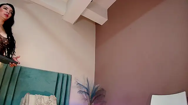 Snapshot of SeleneLujan chatting on November 4, 12:04 pm SeleneLujan online show from November 4, 12:04 pm