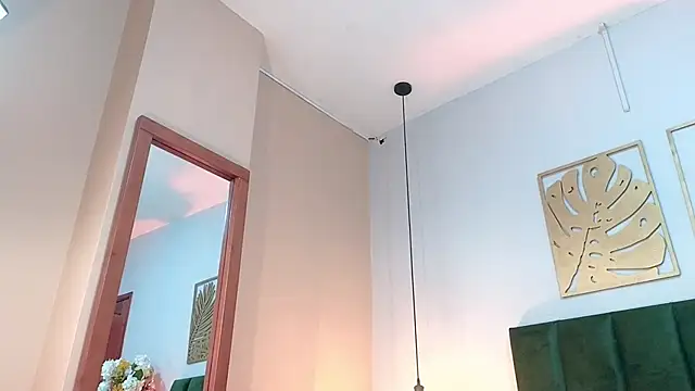 Snapshot of SeleneLujan chatting on November 27, 11:56 am SeleneLujan online show from November 27, 11:56 am