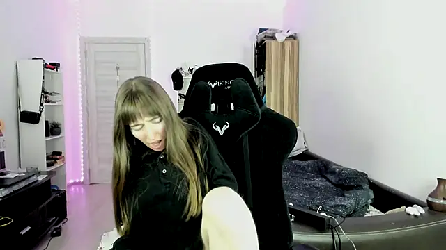 Snapshot of bekkawell chatting on November 26, 2:51 pm bekkawell online show from November 26, 2:51 pm