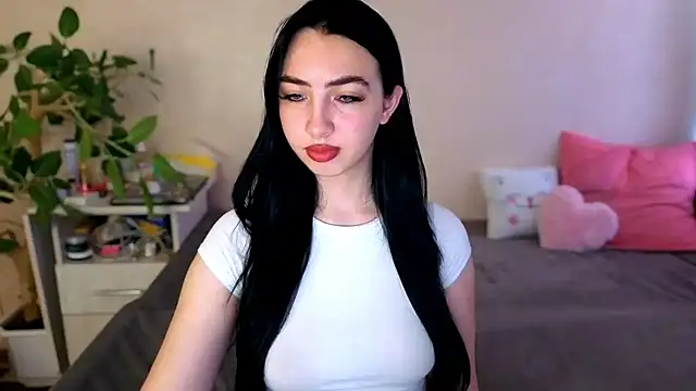 WildKittenX  online show from June 28, 4:07 am