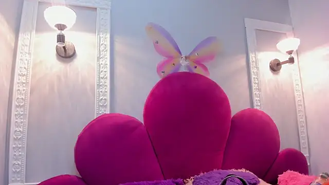 Bonniie 22 online show from November 7, 1:44 pm