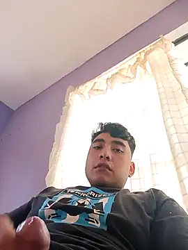 crisssalazar online show from March 10, 11:38 pm