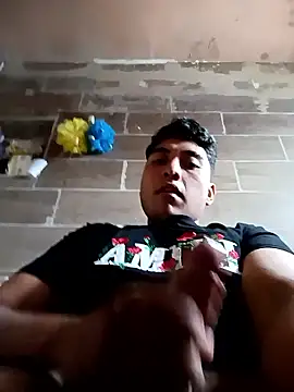 crisssalazar online show from January 11, 11:10 pm