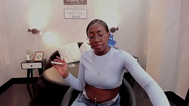 Snapshot of Qeen_blackk chatting on November 5, 7:58 pm Qeen blackk online show from November 5, 7:58 pm