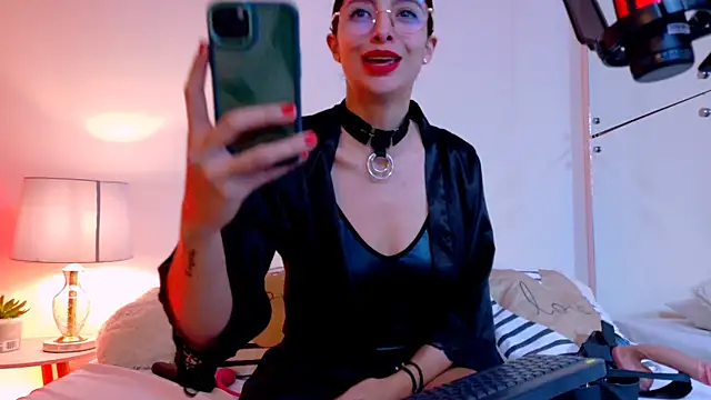 Snapshot of Angell-Bell- chatting on March 13, 6:45 pm Angell-Bell- online show from March 13, 6:45 pm