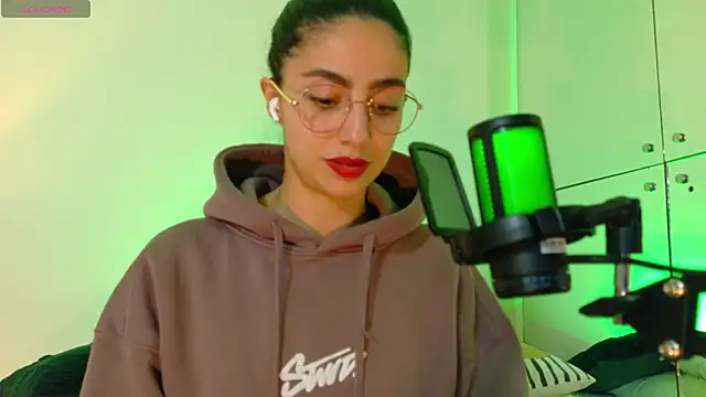 Snapshot of Angell-Bell- chatting on March 17, 4:54 pm Angell-Bell- online show from March 17, 4:54 pm