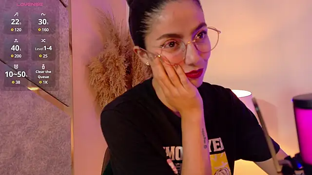 Snapshot of Angell-Bell- chatting on March 18, 4:15 pm Angell-Bell- online show from March 18, 4:15 pm