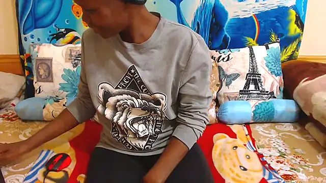 Snapshot of ChocolateClit chatting on October 23, 4:39 pm ChocolateClit online show from October 23, 4:39 pm