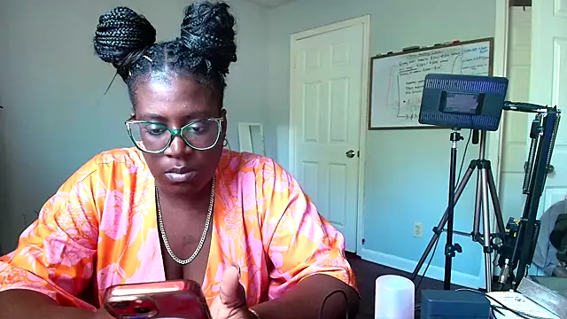Snapshot of lovelyenigma365 chatting on April 15, 6:26 pm lovelyenigma365 online show from April 15, 6:26 pm