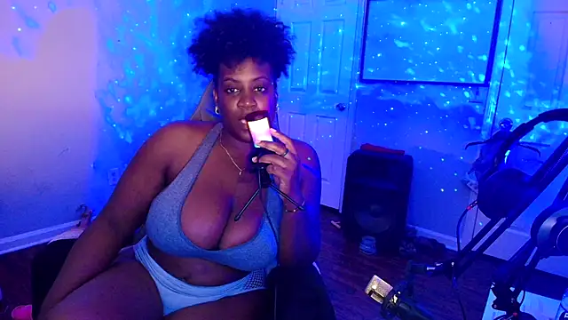Snapshot of lovelyenigma365 chatting on May 22, 3:24 am lovelyenigma365 online show from May 22, 3:24 am