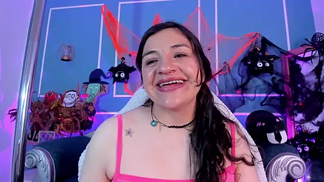 TaraTaylorr online show from October 31, 2:23 am