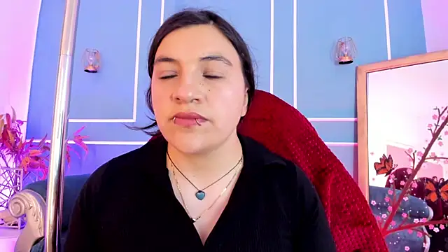 TaraTaylorr online show from April 29, 3:10 am