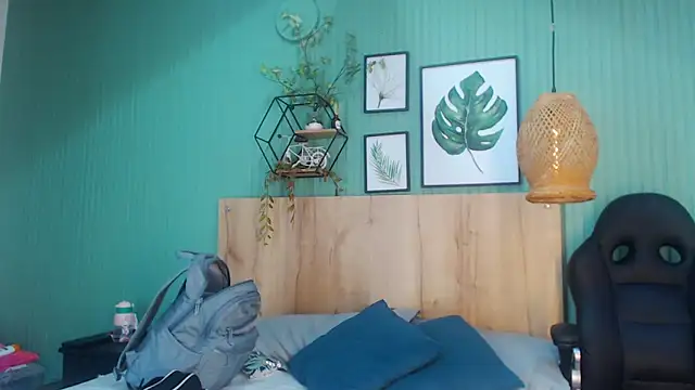 yessila parker online show from December 4, 4:48 pm