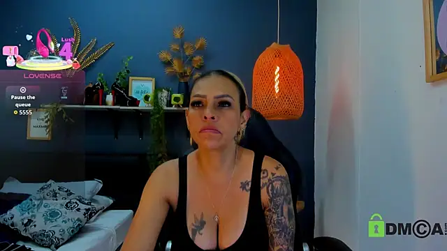 yessila parker online show from April 26, 8:45 am