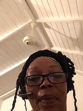 Ladyzee25 online show from September 14, 4:00 am