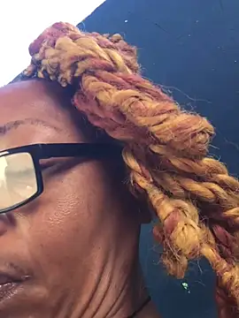 Ladyzee25 online show from July 4, 11:38 am