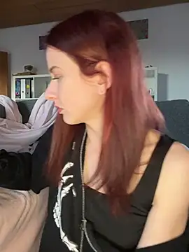 SweetSeraphine online show from March 18, 4:59 pm