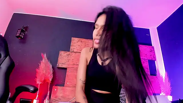 Fernanda liie  online show from March 18, 6:59 pm