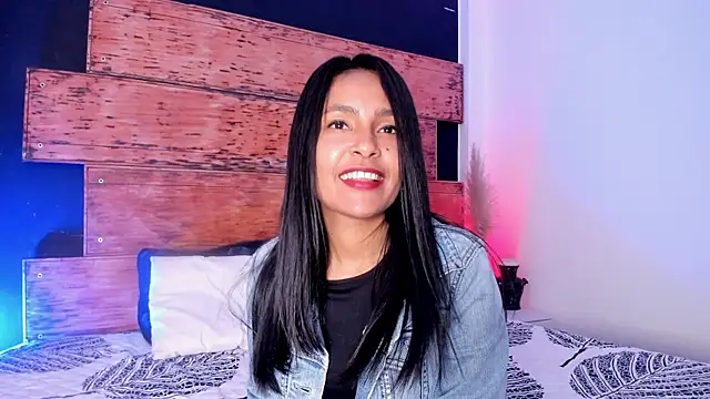 Snapshot of Fernanda_liie_ chatting on May 20, 12:44 pm Fernanda liie online show from May 20, 12:44 pm