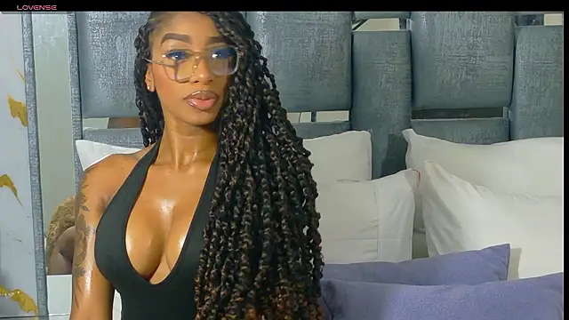 Angelesmith1 online show from March 6, 4:58 pm