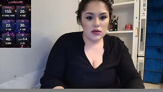Snapshot of Layla- chatting on December 2, 6:32 pm Layla- online show from December 2, 6:32 pm
