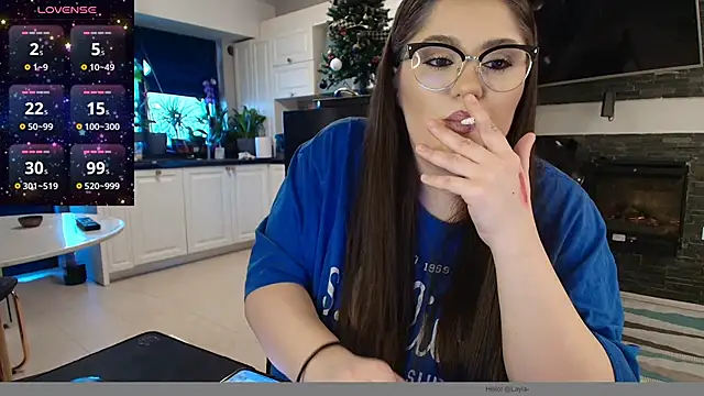 Snapshot of Layla- chatting on January 9, 10:20 am Layla- online show from January 9, 10:20 am