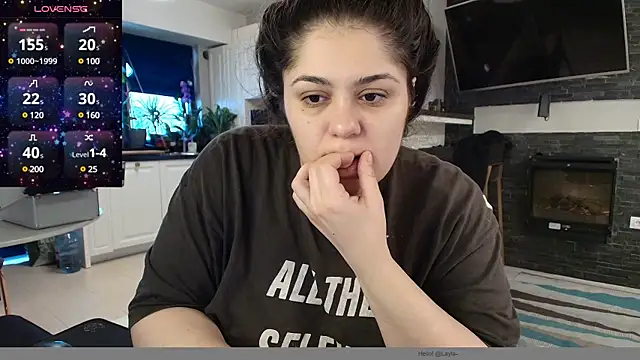 Snapshot of Layla- chatting on January 10, 11:54 am Layla- online show from January 10, 11:54 am