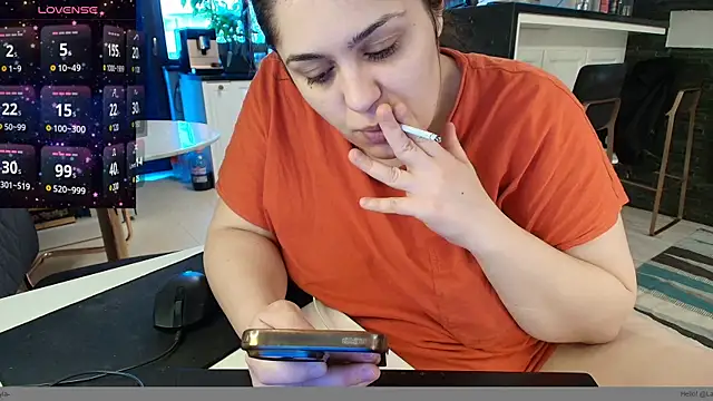 Snapshot of Layla- chatting on January 14, 10:06 am Layla- online show from January 14, 10:06 am