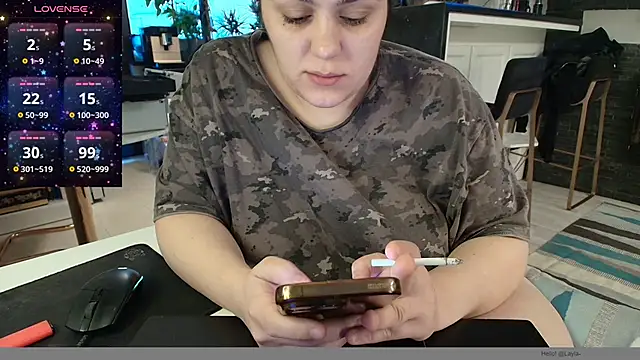 Snapshot of Layla- chatting on January 16, 10:53 am Layla- online show from January 16, 10:53 am