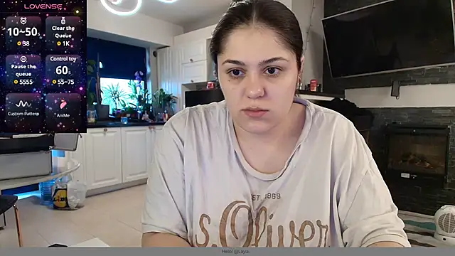 Snapshot of Layla- chatting on January 21, 9:13 am Layla- online show from January 21, 9:13 am