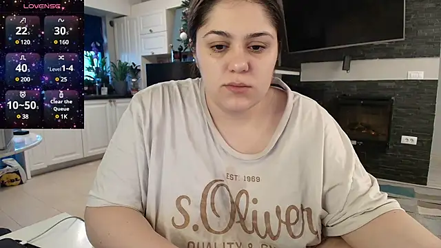 Snapshot of Layla- chatting on January 22, 9:35 am Layla- online show from January 22, 9:35 am