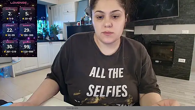 Snapshot of Layla- chatting on January 29, 9:23 am Layla- online show from January 29, 9:23 am