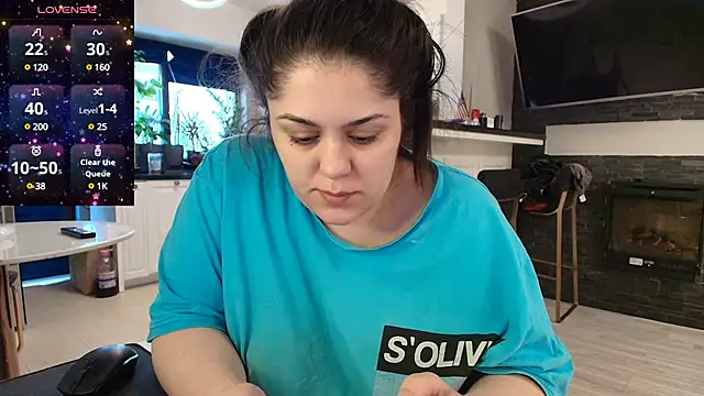 Snapshot of Layla- chatting on February 11, 9:53 am Layla- online show from February 11, 9:53 am