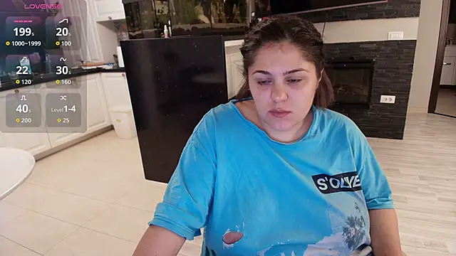 Snapshot of Layla- chatting on September 12, 8:47 am Layla- online show from September 12, 8:47 am