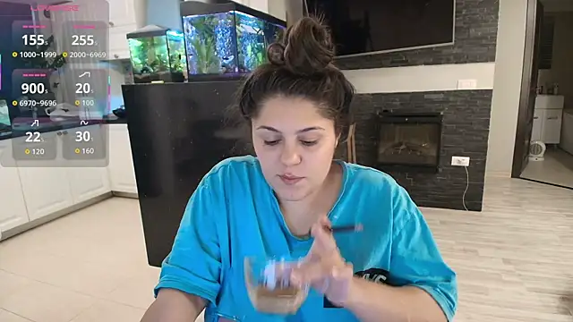 Snapshot of Layla- chatting on October 11, 11:20 am Layla- online show from October 11, 11:20 am