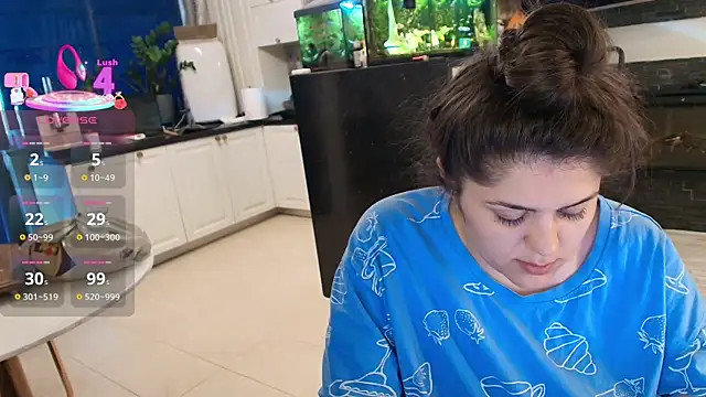 Layla- online show from April 30, 11:49 am