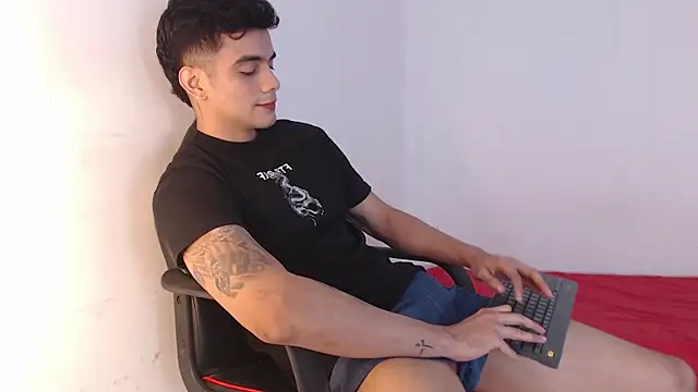 adam levis17 online show from October 30, 5:09 am