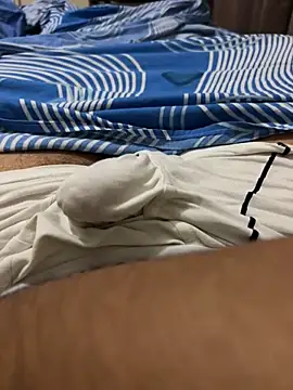 Snapshot of yeezy2819 chatting on March 12, 5:13 am yeezy2819 online show from March 12, 5:13 am