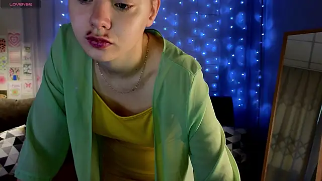 meow mellie online show from September 15, 2:33 am